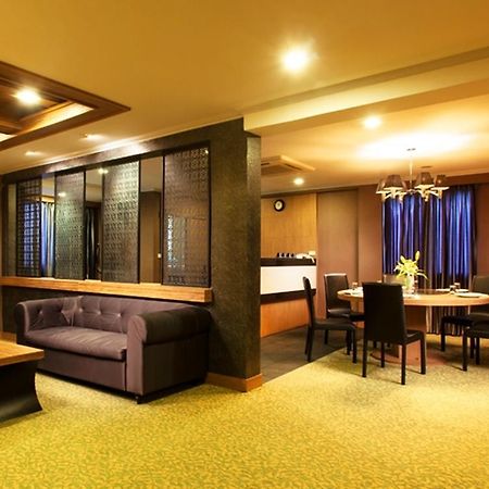 Q Hotel Bangkok Zewnętrze zdjęcie