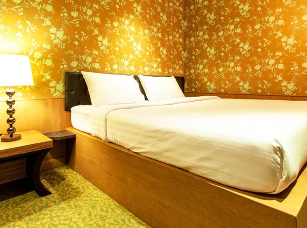 Q Hotel Bangkok Zewnętrze zdjęcie