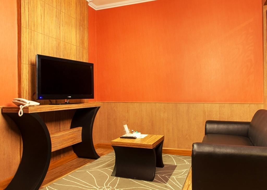 Q Hotel Bangkok Zewnętrze zdjęcie