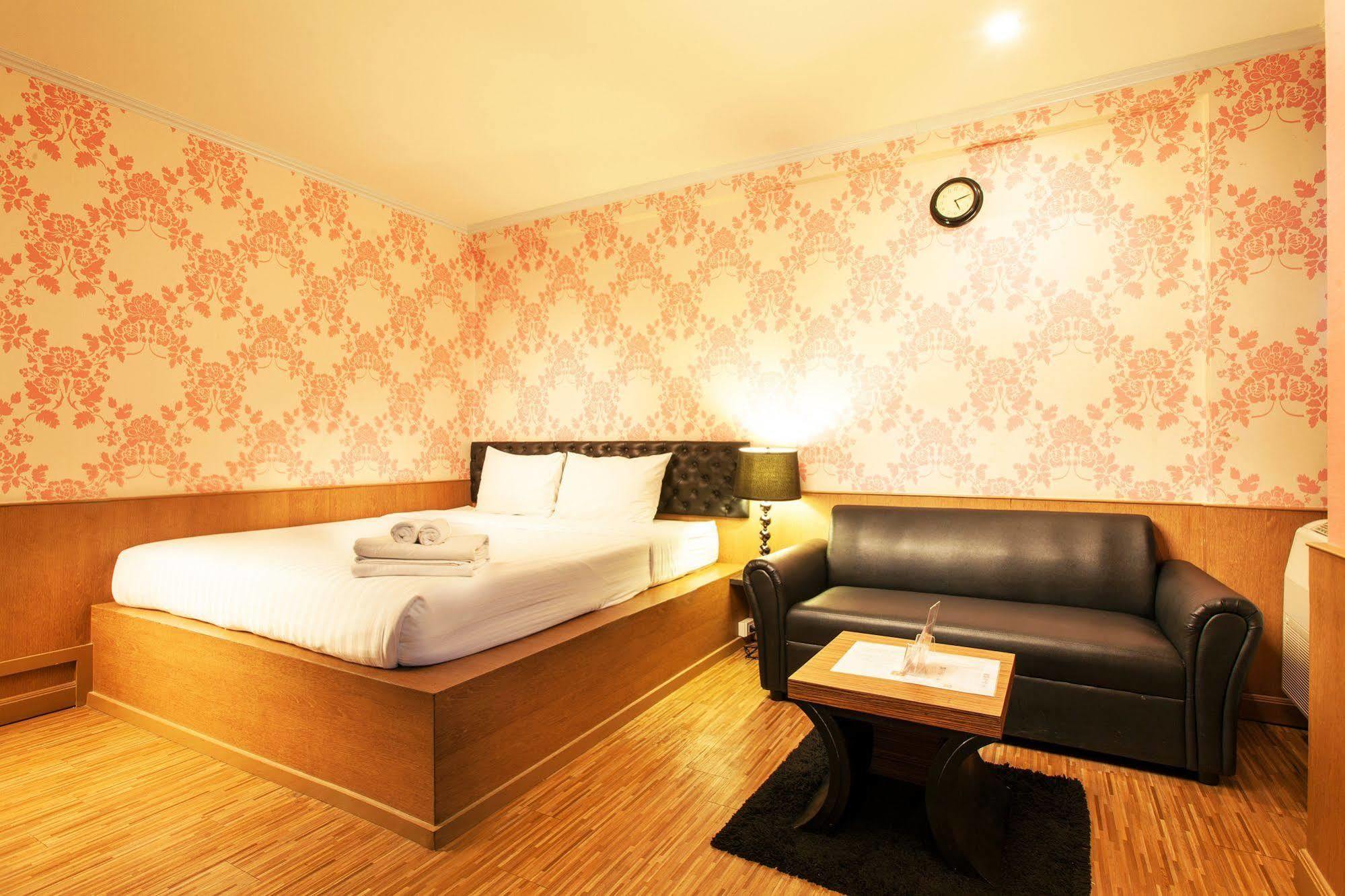 Q Hotel Bangkok Zewnętrze zdjęcie