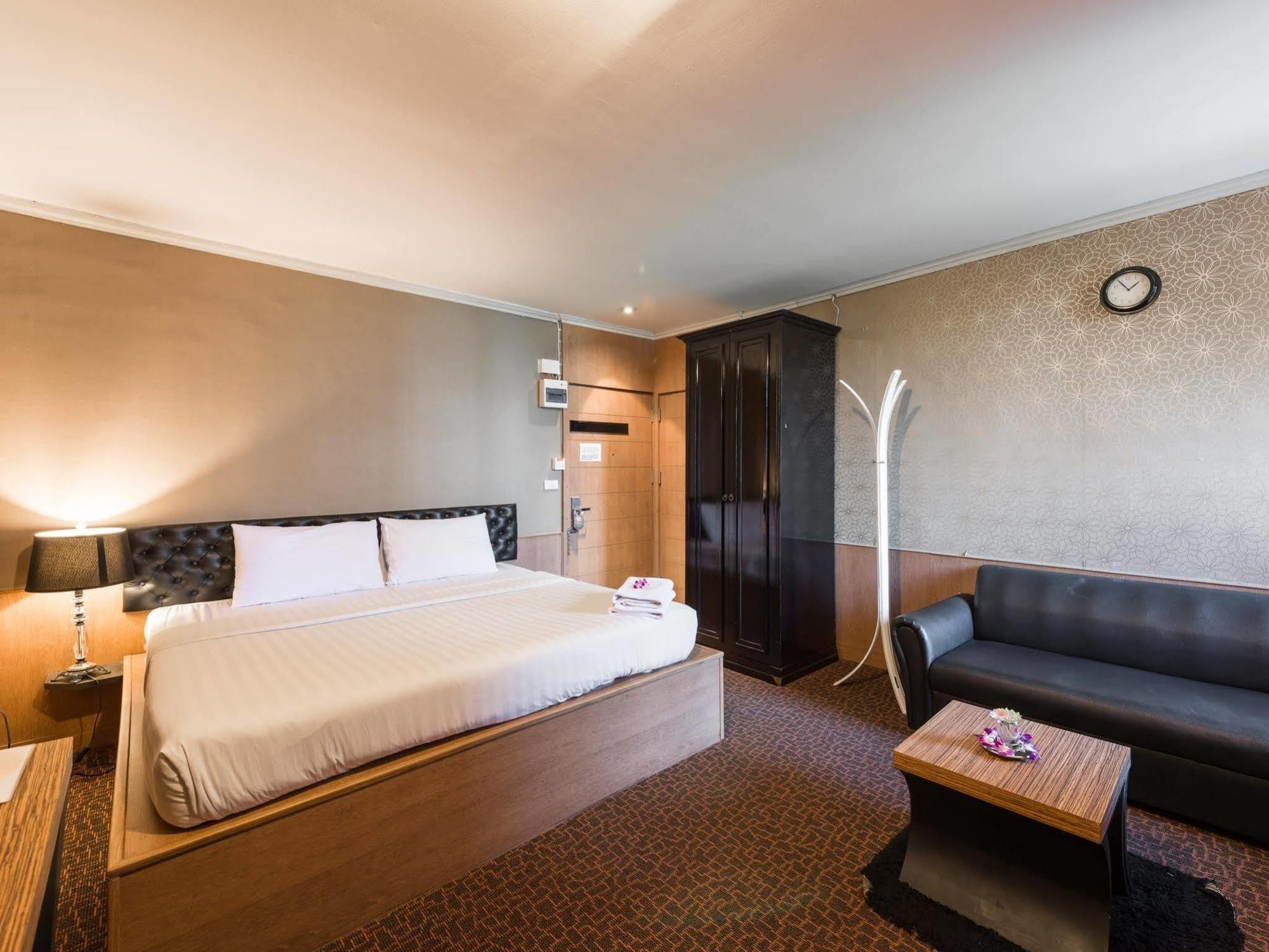 Q Hotel Bangkok Zewnętrze zdjęcie